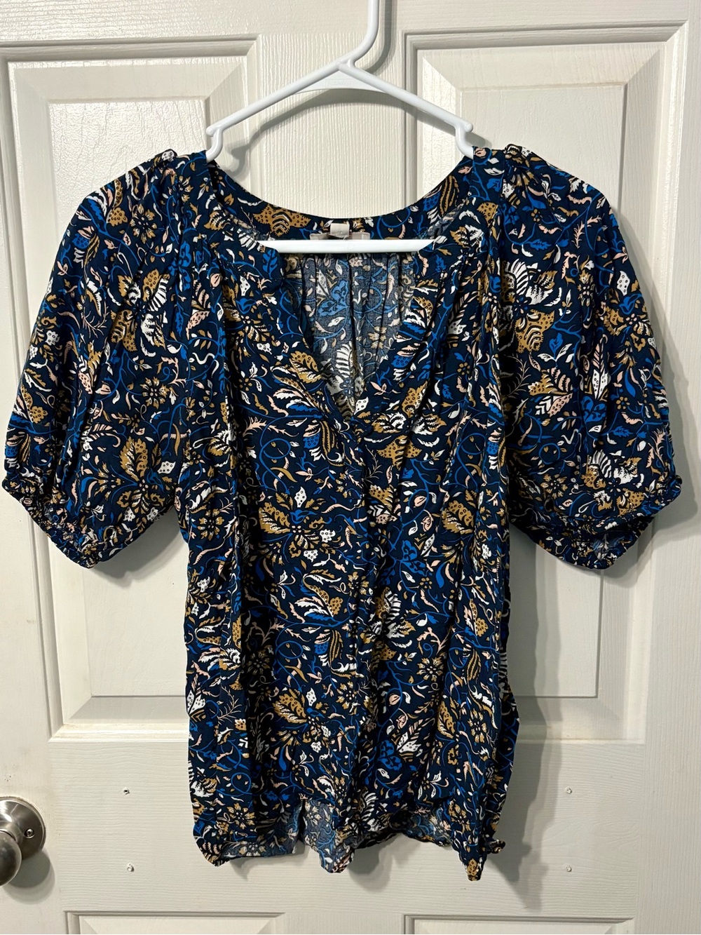 LOFT Navy Floral Puff-Sleeve Blouse with Gold Accents
